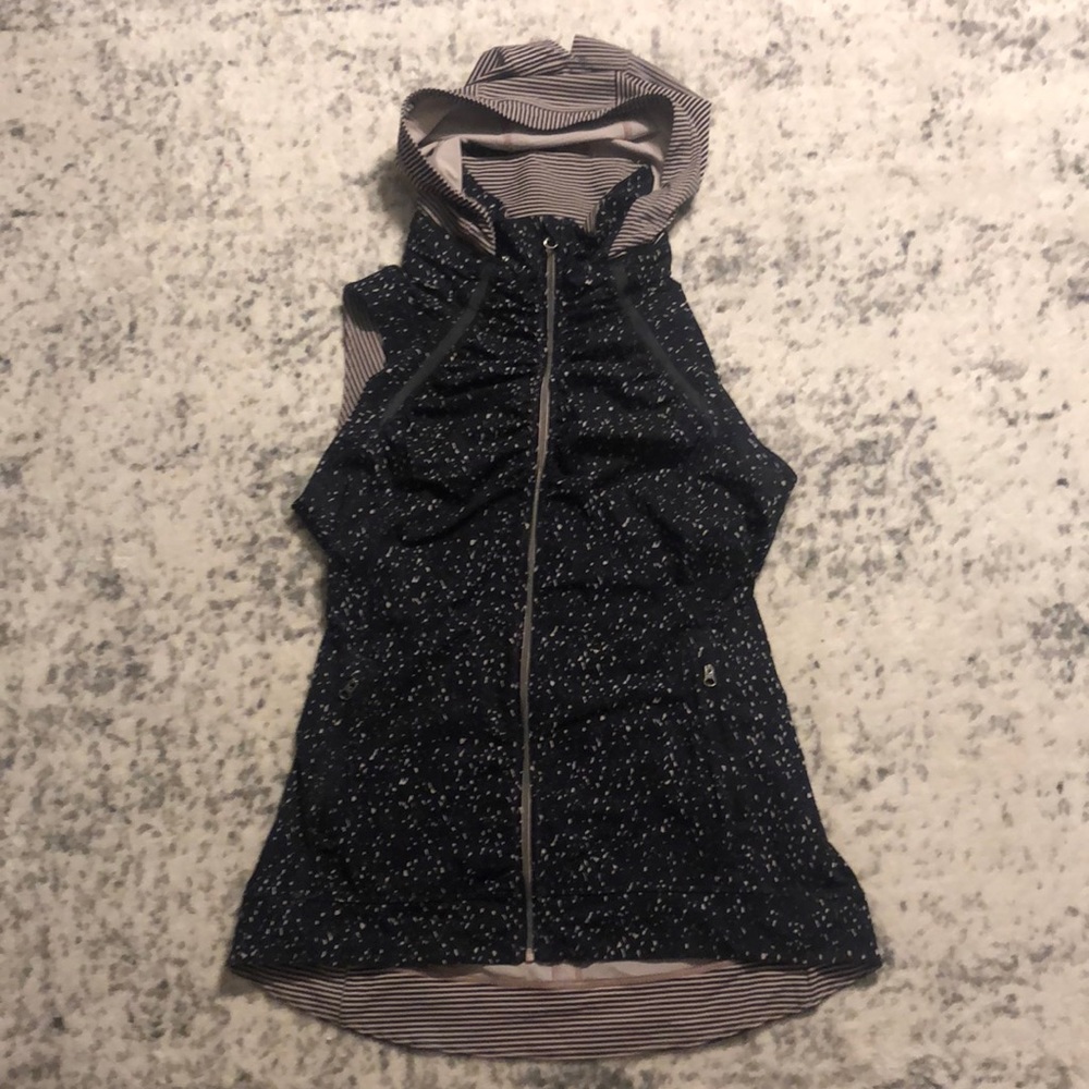 Lululemon 4 Go the Distance vest
